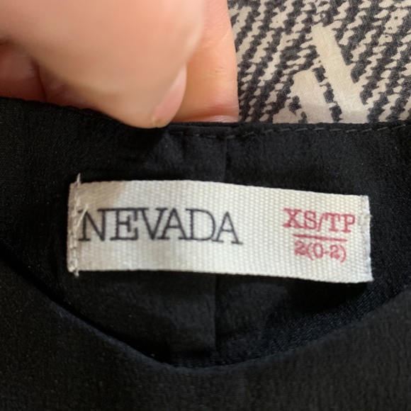 Cute black tank top - Picture 2 of 2